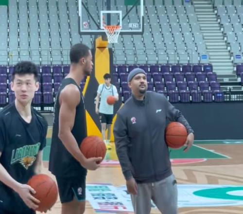 常规赛进步,神速球员,曾凡博荣膺,中彩网彩票,互动竞猜平台,在线娱乐,预测挑战,中彩网彩票APP下载