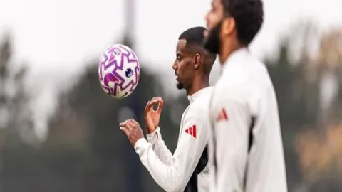 贝蒂斯迎战塞维利亚：安东尼与伊斯科领阵，古德利及洛孔加全阵出击