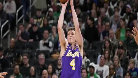 王哲林甜蜜婚礼，众队友共贺，上演最萌身高配对